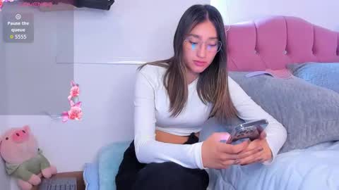 Iris online show from November 10, 3:29 pm