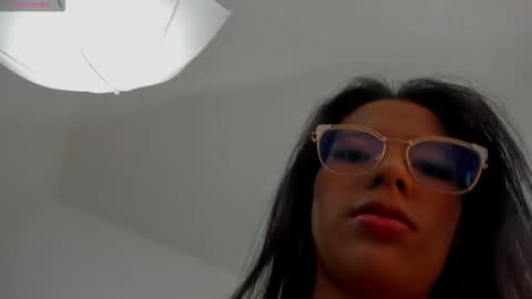 iris8_ online show from March 17, 7:40 pm