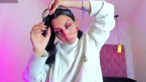 iris_77 online show from November 13, 7:02 pm