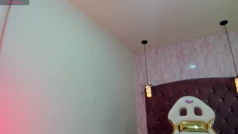 iris_77 online show from October 22, 9:09 pm