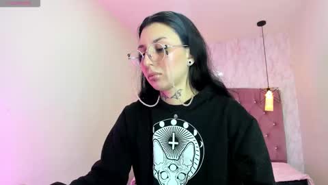 iris_77 online show from January 9, 6:56 pm