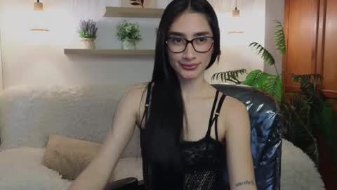 iris  online show from November 14, 3:45 pm