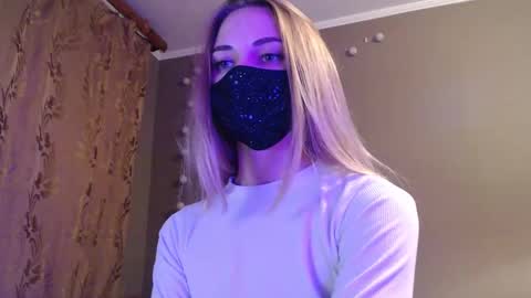 Snapshot of iris_lave chatting on September 10, 5:02 pm Lily online show from September 10, 5:02 pm