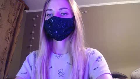 Snapshot of iris_lave chatting on September 11, 5:02 pm Lily online show from September 11, 5:02 pm