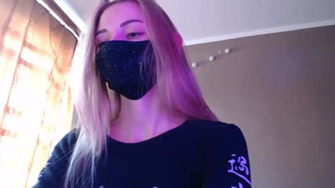 Snapshot of iris_lave chatting on September 19, 11:53 am Lily online show from September 19, 11:53 am