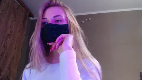Snapshot of iris_lave chatting on September 26, 4:26 pm Lily online show from September 26, 4:26 pm