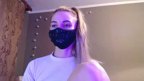Snapshot of iris_lave chatting on September 15, 4:14 pm Lily online show from September 15, 4:14 pm