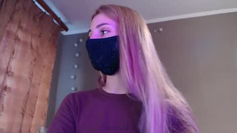 Snapshot of iris_lave chatting on September 23, 3:43 pm Lily online show from September 23, 3:43 pm