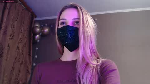 Lily online show from November 9, 8:49 pm