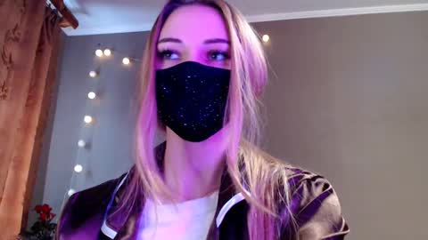 Lily online show from February 4, 2:09 pm