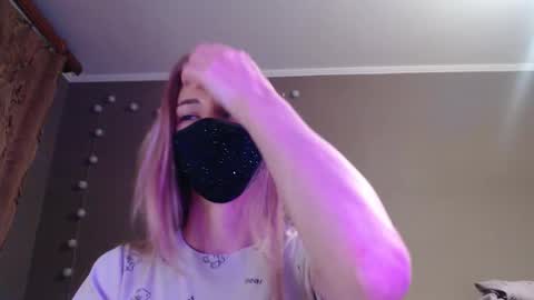 Snapshot of iris_lave chatting on September 25, 4:17 pm Lily online show from September 25, 4:17 pm
