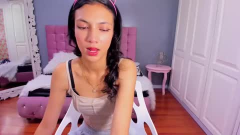 Snapshot of iris_stone_ chatting on December 11, 7:36 pm Iris online show from December 11, 7:36 pm
