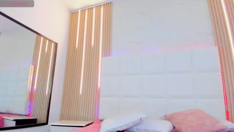 Iris online show from October 31, 5:20 am