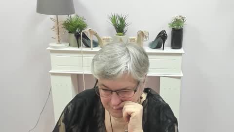 I R I S online show from February 4, 7:33 am