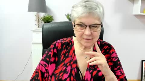 I R I S online show from May 22, 7:06 am