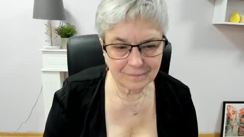 I R I S online show from May 14, 7:03 am