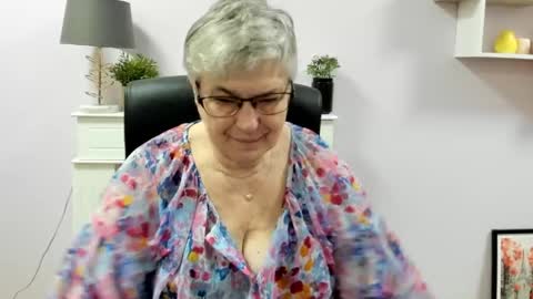 I R I S online show from May 25, 6:12 am