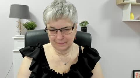 I R I S online show from May 18, 6:19 am