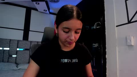 Iris Fyre  online show from May 21, 12:47 pm