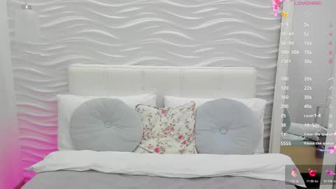 Iris online show from April 4, 12:15 pm