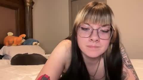 irissweets online show from May 27, 3:03 am