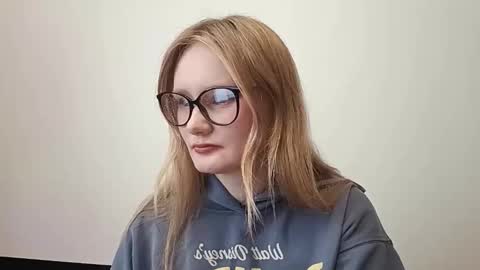 irresistible_fox online show from January 10, 8:19 am