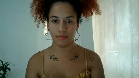 isa_bellaxx23 online show from December 15, 10:04 pm