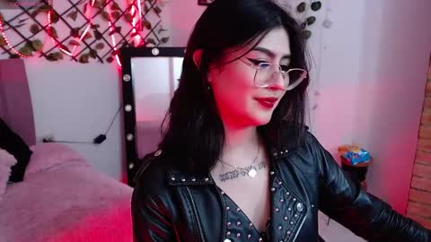 isabela online show from October 17, 3:10 am