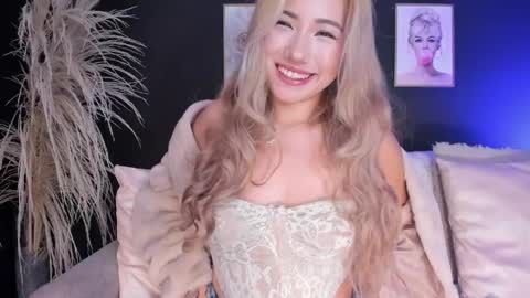 Isa Cortes  online show from May 4, 2:32 pm