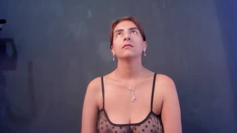 Isabella online show from January 2, 12:35 pm