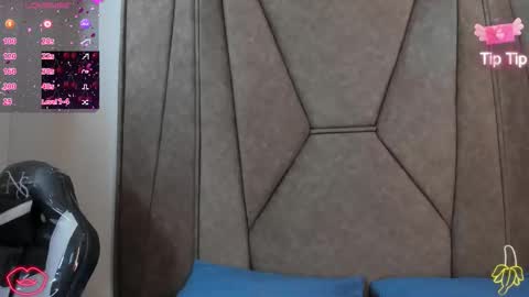 isabela Collins online show from November 18, 12:50 pm