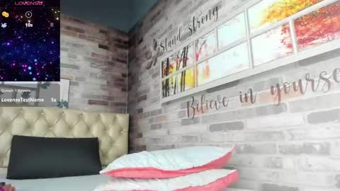 Isabela online show from May 25, 3:55 pm