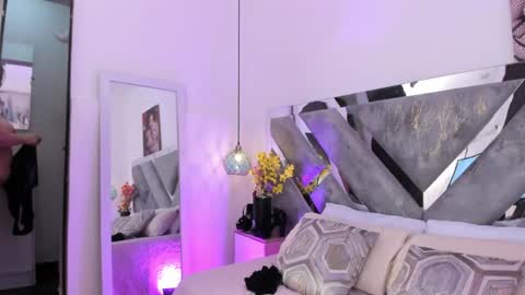 Mommy Isa online show from May 16, 1:10 pm