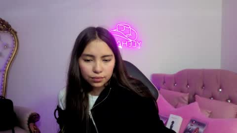 ISABELA  online show from May 19, 12:01 pm