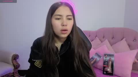 ISABELA  online show from May 14, 11:49 am