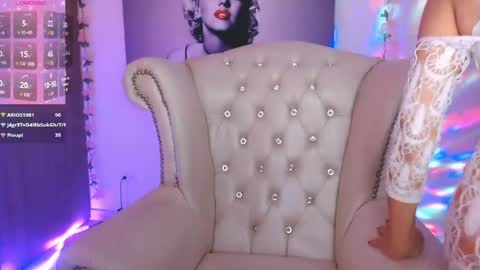 Isabel online show from May 17, 9:47 pm