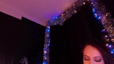 isabella online show from December 6, 4:03 am