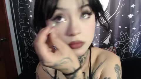    online show from January 22, 9:11 pm