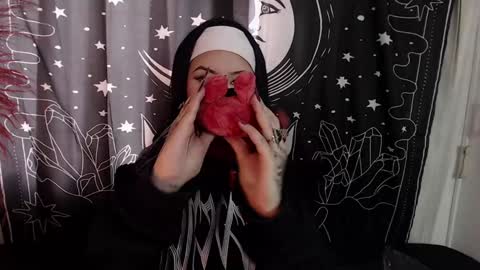    online show from February 4, 8:49 pm