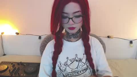    online show from December 4, 9:13 pm