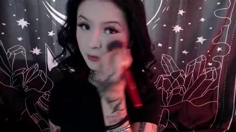    online show from January 6, 10:15 pm