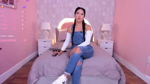 isabella__milf online show from May 5, 7:17 pm