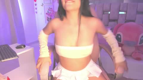 isabella_castillo_ online show from March 27, 9:15 pm