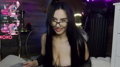 Isabella online show from November 5, 8:08 am