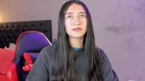 Isabella Nowa online show from April 9, 11:26 am