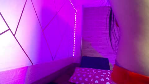 isabella_roseee online show from November 20, 10:11 pm