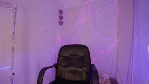 Isabella Rros online show from October 25, 2:41 am