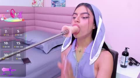 Snapshot of isabella_santos1 chatting on February 28, 12:42 pm Isabella online show from February 28, 12:42 pm