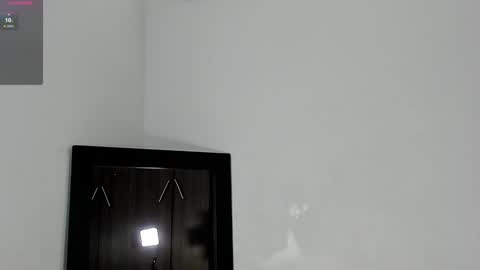 Snapshot of isabella_savina chatting on January 16, 10:44 pm Isabella online show from January 16, 10:44 pm