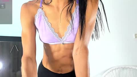 Snapshot of isabella_savina chatting on February 6, 12:00 am Isabella online show from February 6, 12:00 am